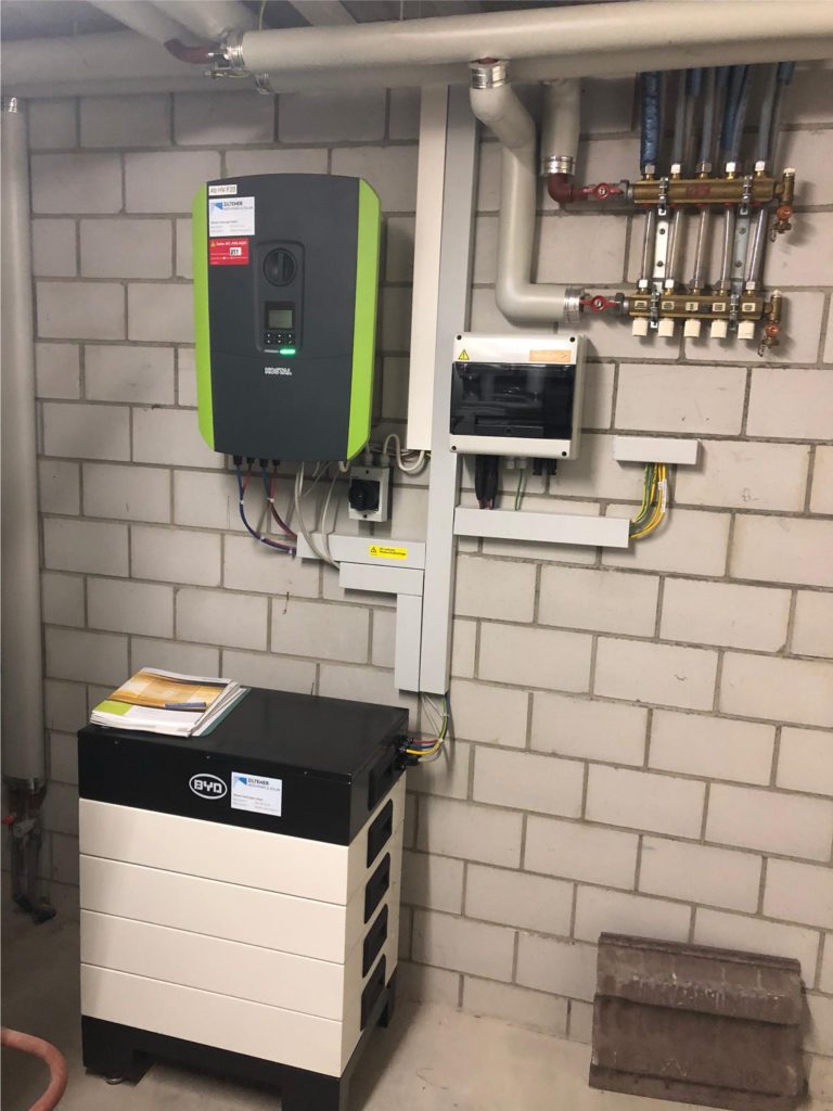 Wechselrichter mit 5.1 KWh Batterie